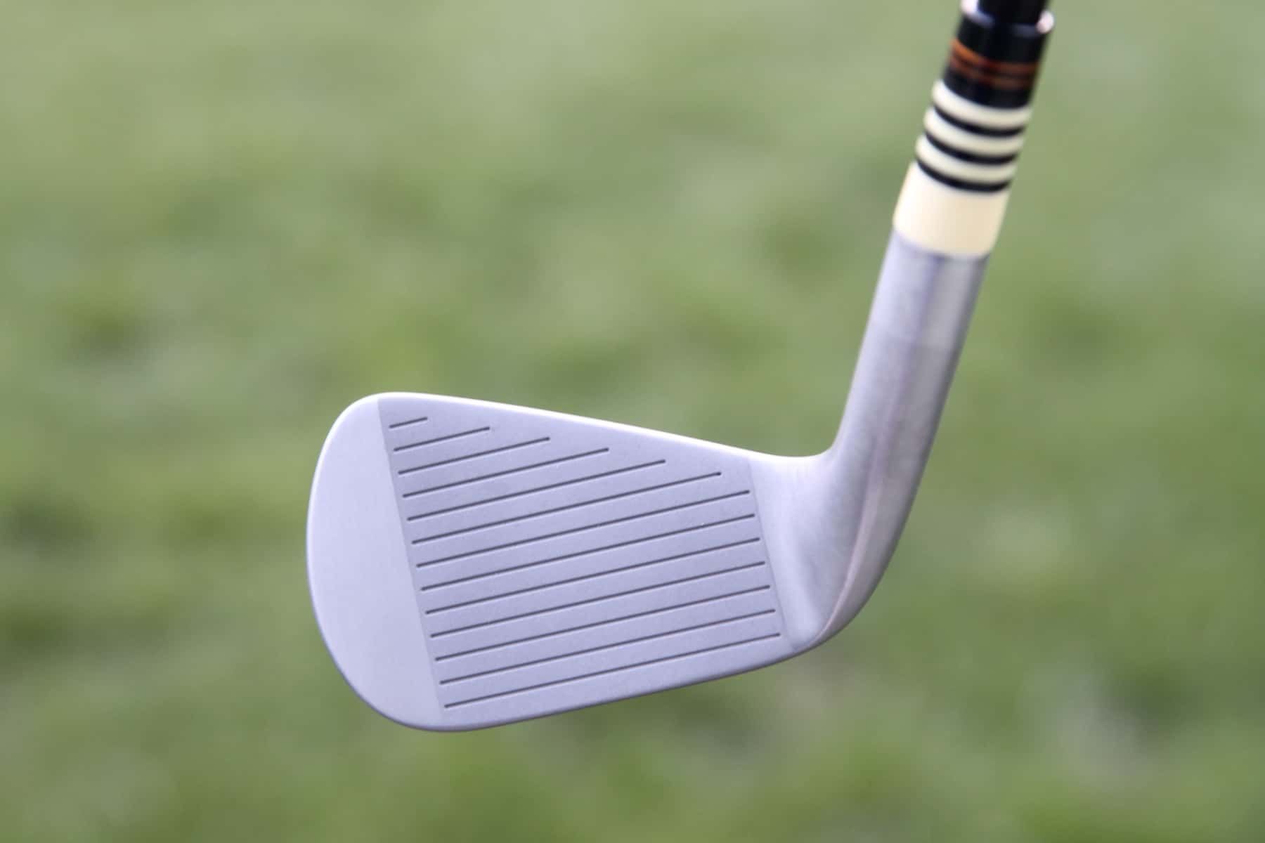 Titleist 620 MB RAW 4-PW Iron Set w/ AMT Black S300 